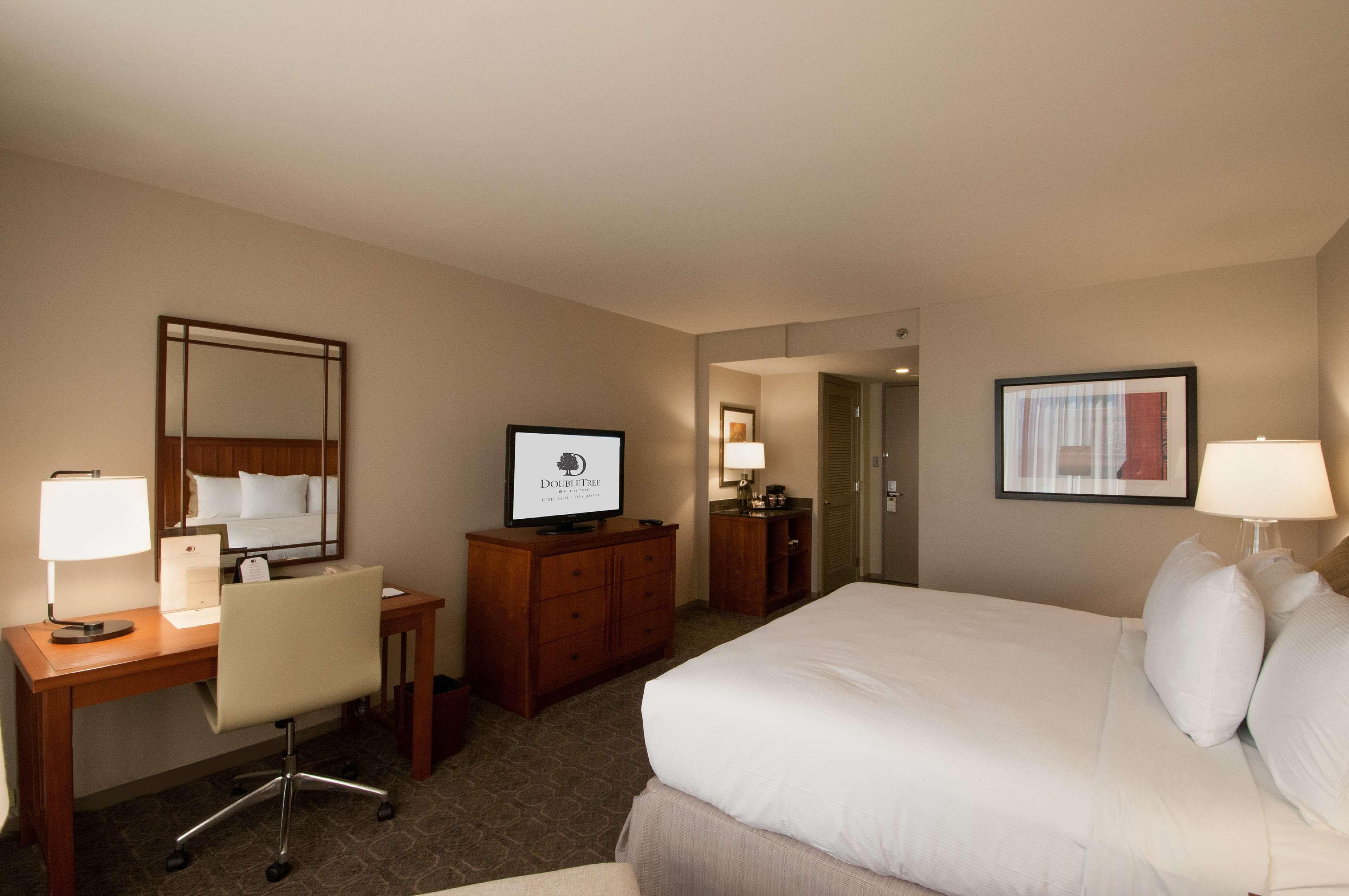 Hotel Doubletree By Hilton Chicago - Oak Brook Exterior foto