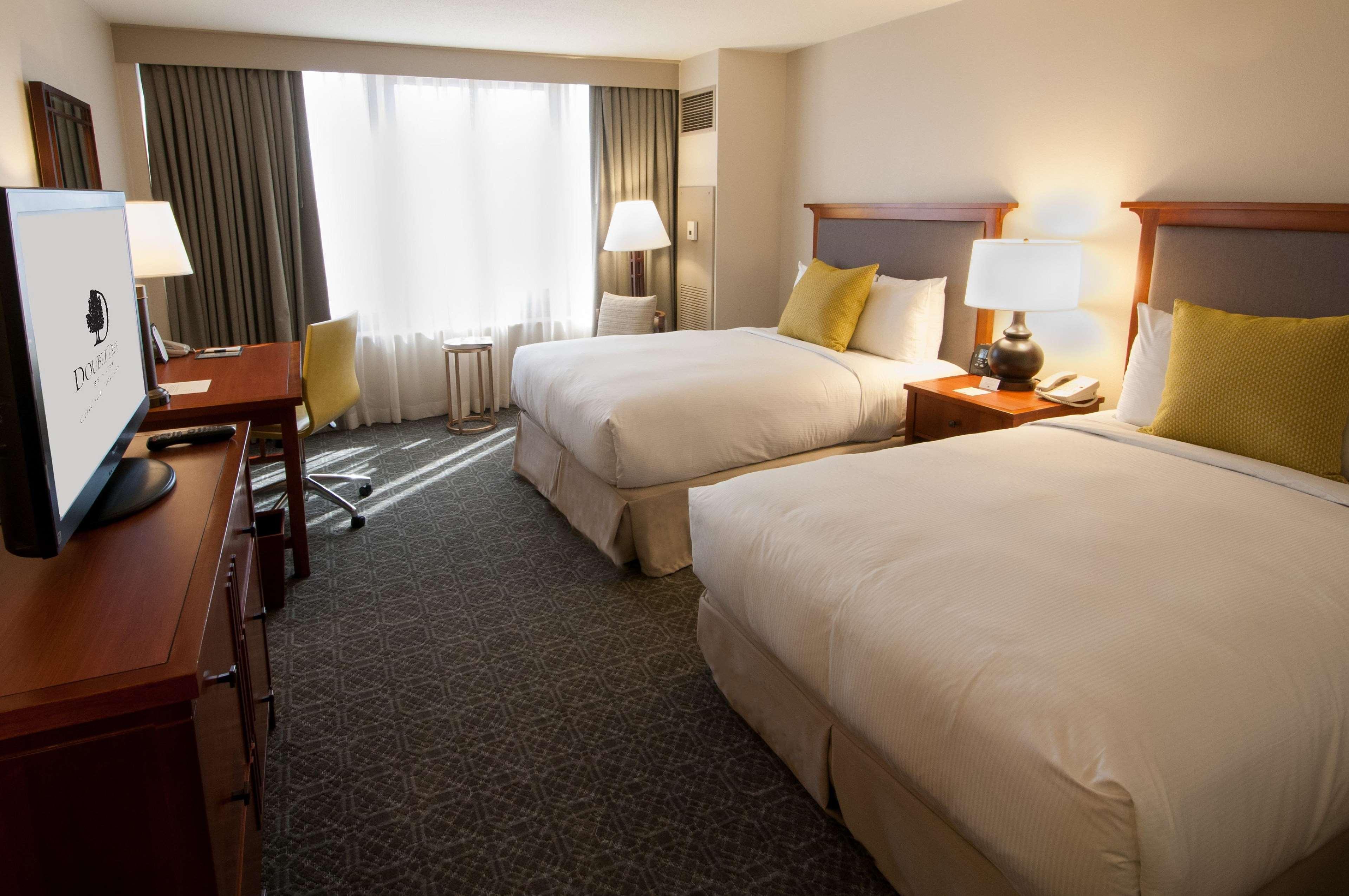 Hotel Doubletree By Hilton Chicago - Oak Brook Exterior foto