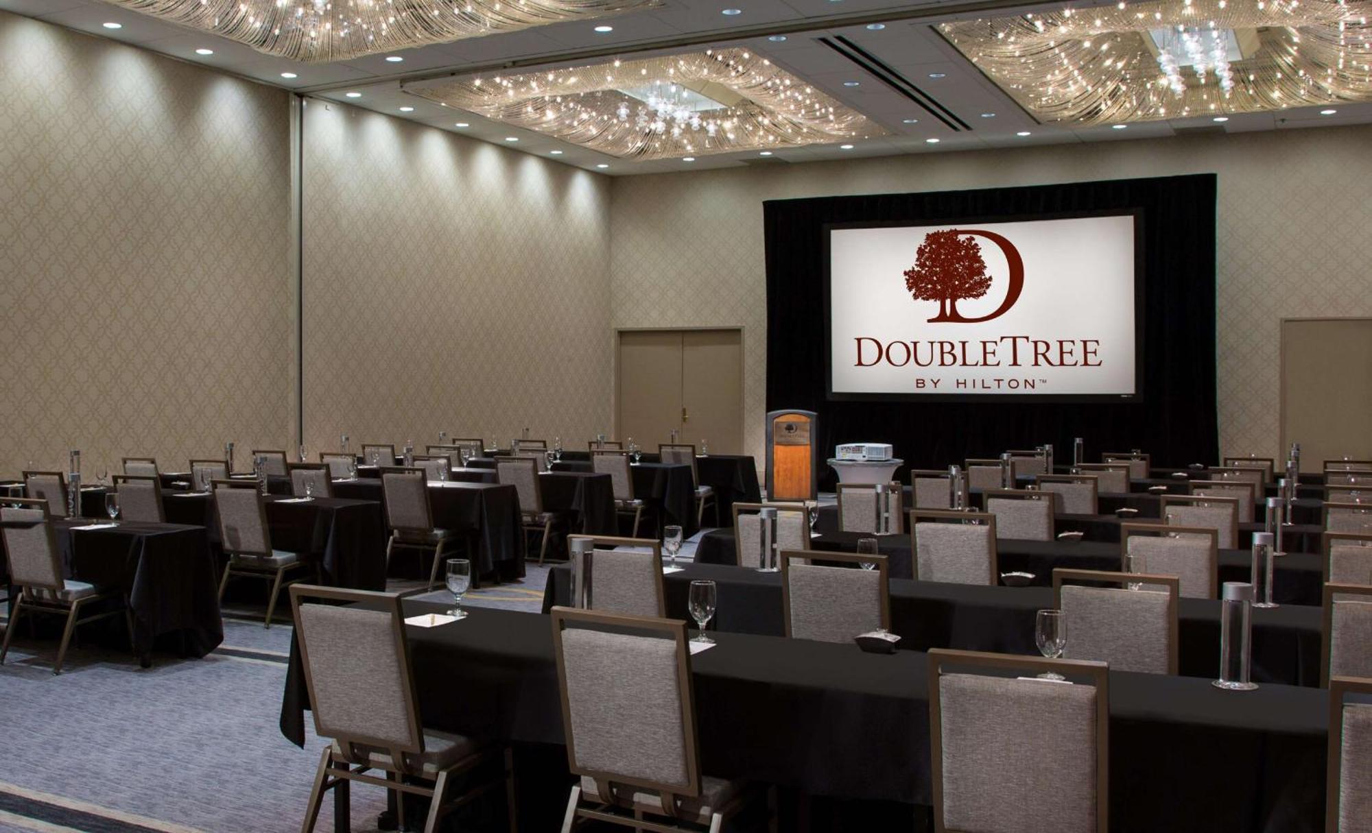 Hotel Doubletree By Hilton Chicago - Oak Brook Exterior foto