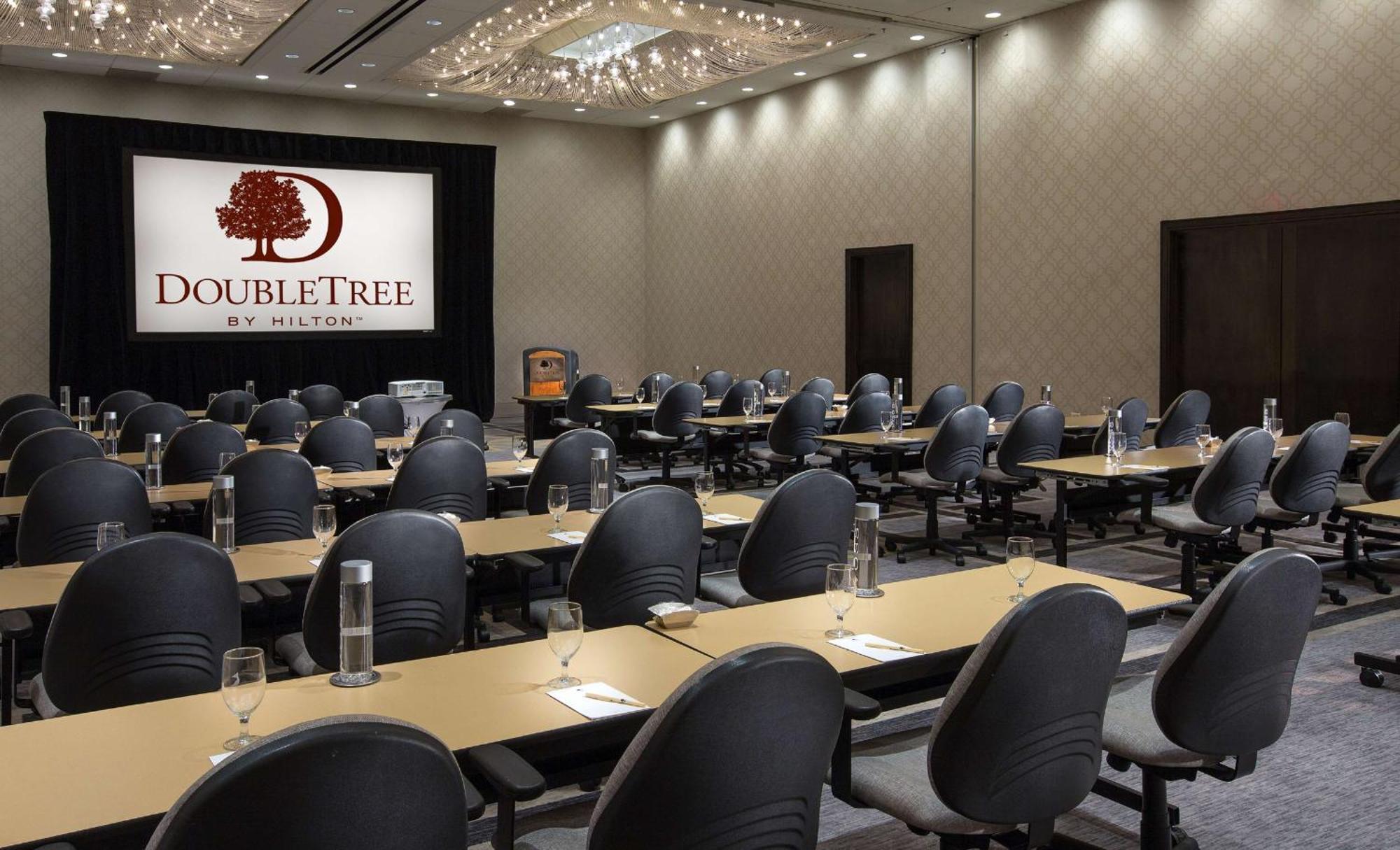 Hotel Doubletree By Hilton Chicago - Oak Brook Exterior foto