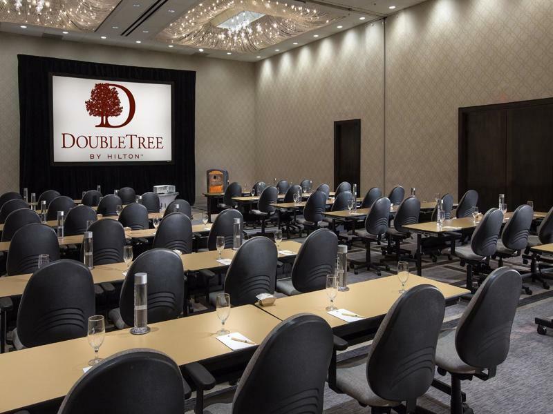 Hotel Doubletree By Hilton Chicago - Oak Brook Exterior foto